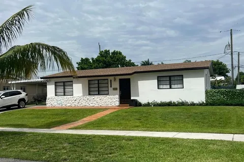 17835 NW 80th Ct, Hialeah FL 33015