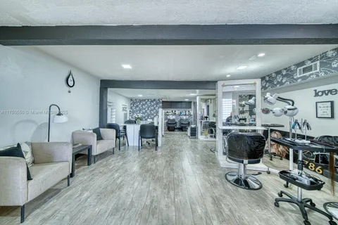 Beauty Salon & Spa For Sale In West Hialeah, Hialeah FL 33010