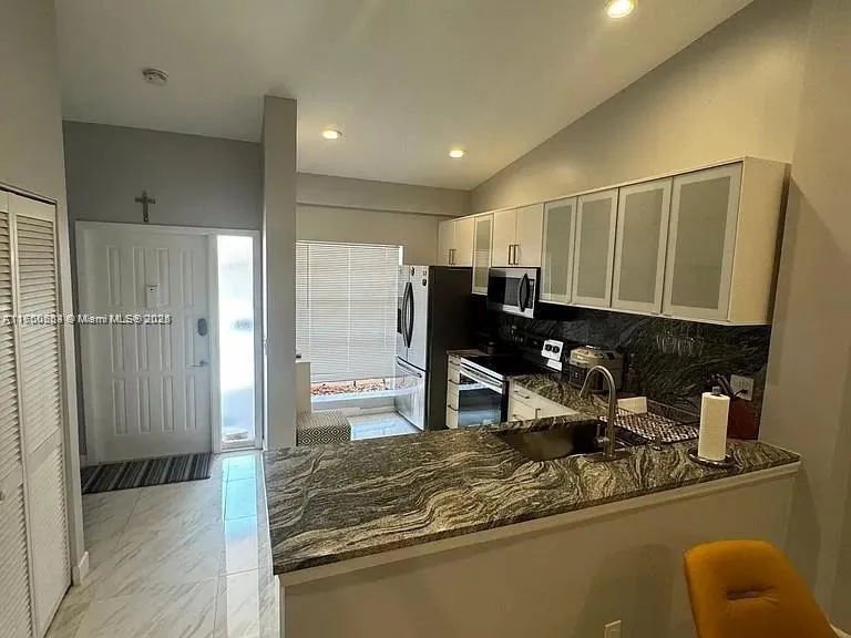 2241 SW 15th St # 212, Deerfield Beach FL 33442