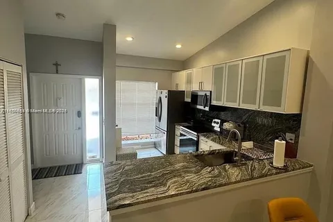 2241 SW 15th St # 212, Deerfield Beach FL 33442