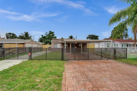 1666 NE 181st St, North Miami Beach FL 33162