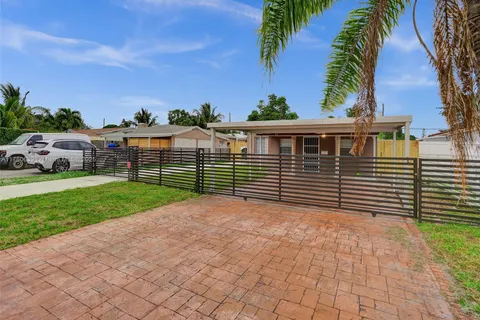 1666 NE 181st St, North Miami Beach FL 33162