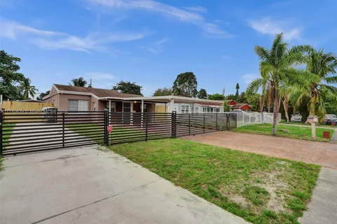 1666 NE 181st St, North Miami Beach FL 33162