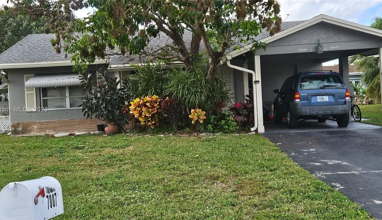 7007 NW 99th Ave, Tamarac FL 33321