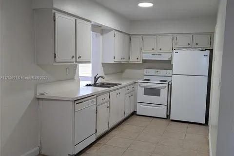 7007 NW 99th Ave, Tamarac FL 33321