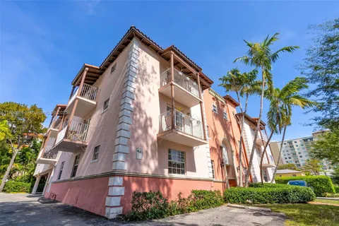 29 Santillane Ave # 7, Coral Gables FL 33134