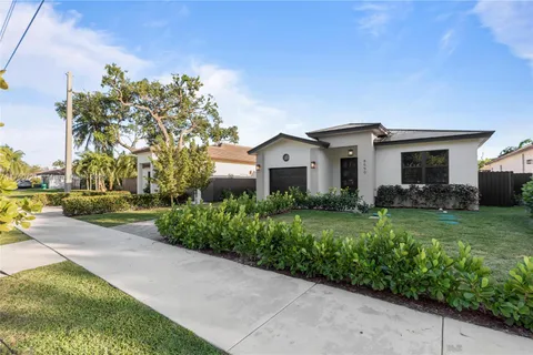 8570 SW 198th St, Cutler Bay FL 33189