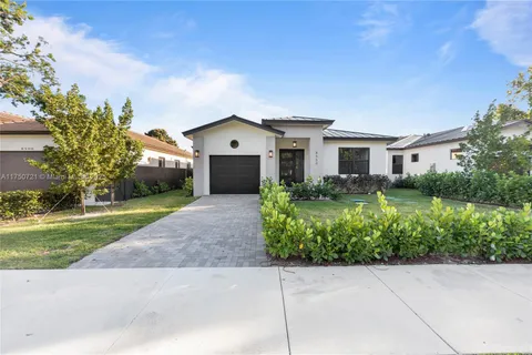 8570 SW 198th St, Cutler Bay FL 33189