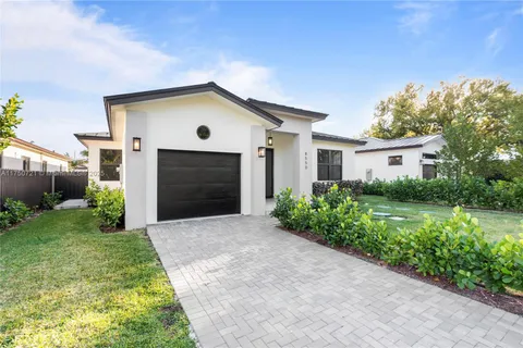 8570 SW 198th St, Cutler Bay FL 33189