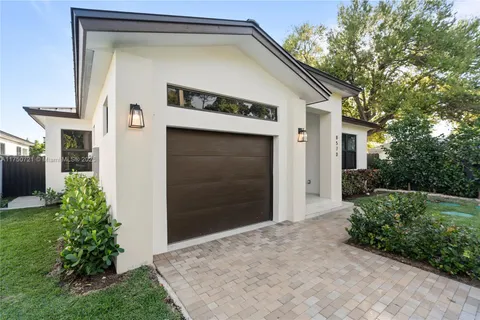 8570 SW 198th St, Cutler Bay FL 33189