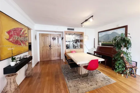 1420 Brickell Bay Dr, Miami FL 33131