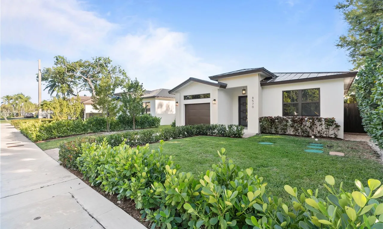 8550 SW 198th St, Cutler Bay FL 33189