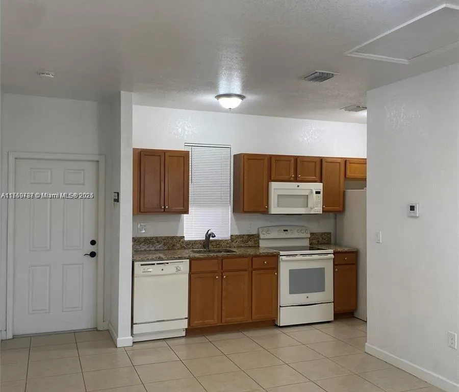 17005 SW 96th St, Miami FL 33196