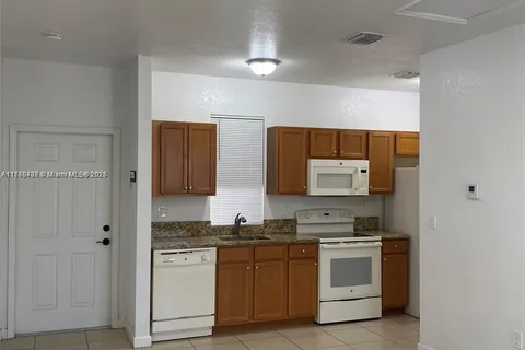 17005 SW 96th St, Miami FL 33196