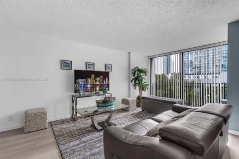 16909 N Bay Rd # 512, Sunny Isles Beach FL 33160