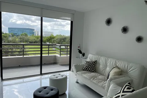 3300 NE 191 St # 504, Aventura FL 33180