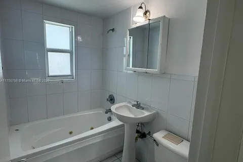 7207 Bay Dr # 6, Miami Beach FL 33141