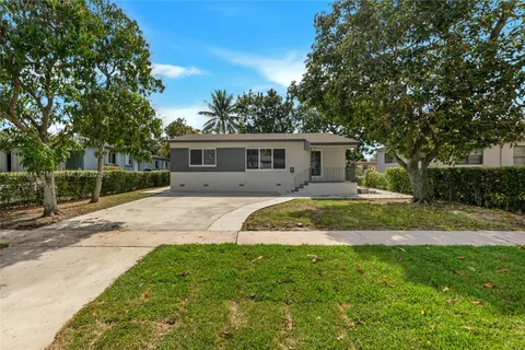 130 NE 169th Ter # 0, North Miami Beach FL 33162