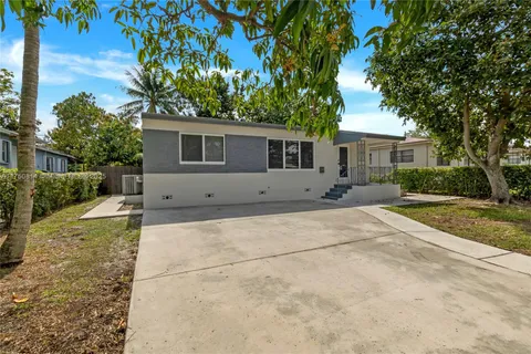 130 NE 169th Ter # 0, North Miami Beach FL 33162