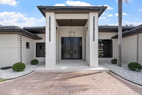7755 SW 85th Ct, Miami FL 33143