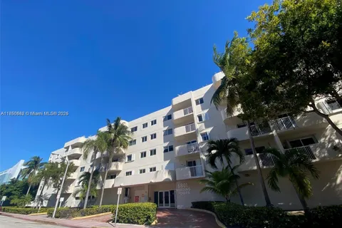 6801 Harding Ave # 216, Miami Beach FL 33141