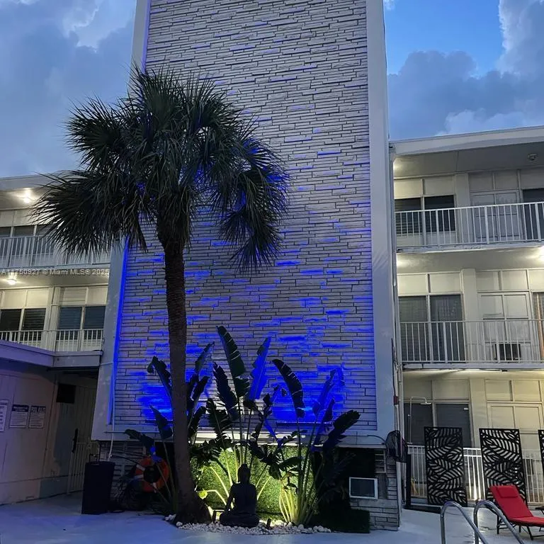 2101 Normandy Dr # 212, Miami Beach FL 33141