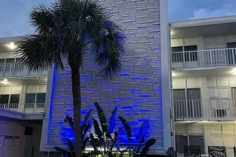 2101 Normandy Dr # 212, Miami Beach FL 33141