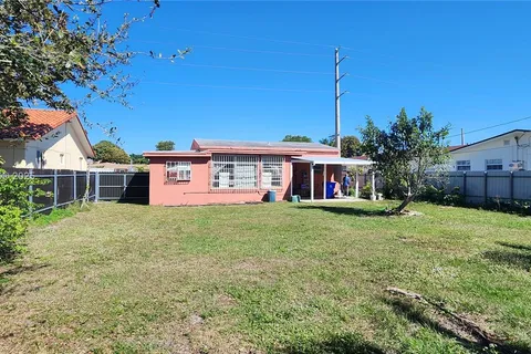 5140 NW 4th St, Miami FL 33126