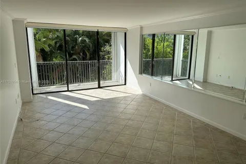 100 Ocean Lane Dr # 307, Key Biscayne FL 33149