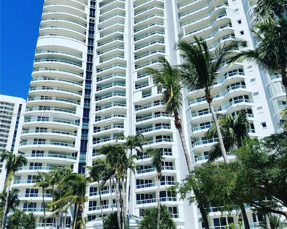 21050 Point Pl # 501, Aventura FL 33180