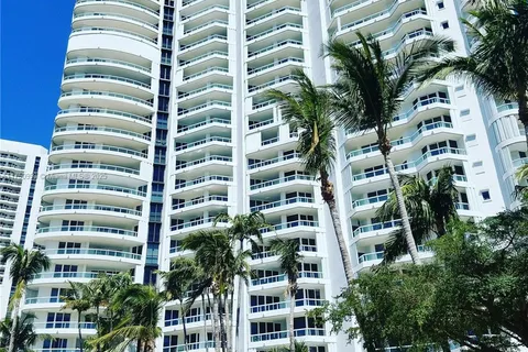 21050 Point Pl # 501, Aventura FL 33180