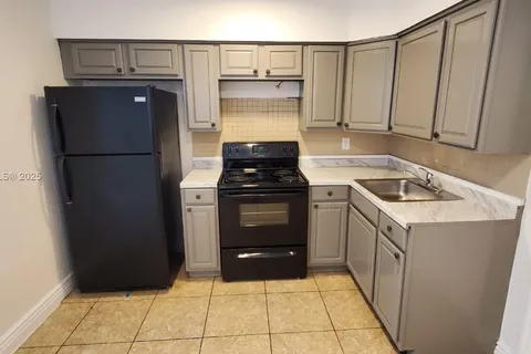 2633 NW 9th Ave # 2, Wilton Manors FL 33311