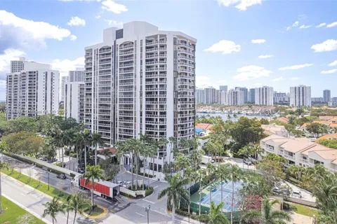 3598 Yacht Club Dr # 1002, Aventura FL 33180