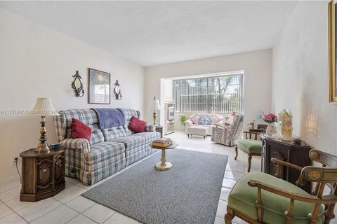 3040 Holiday Springs Blvd # 207, Margate FL 33063