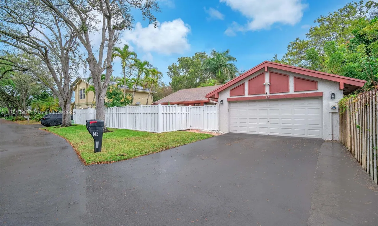 66 Forest Cir, Cooper City FL 33026