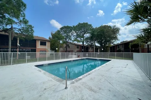 1511 PINEWOOD DR NE BLDG 2 # 2, Palm Bay FL 32905