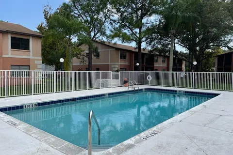 1511 PINEWOOD DR NE BLDG 2 # 2, Palm Bay FL 32905