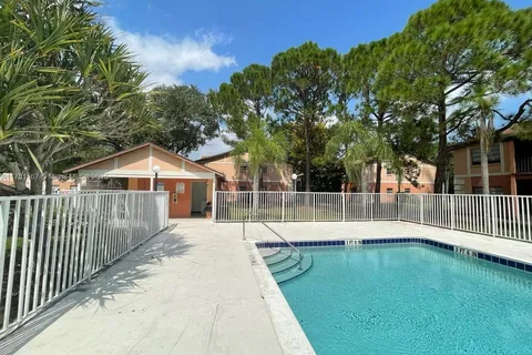 1511 PINEWOOD DR NE BLDG 2 # 2, Palm Bay FL 32905