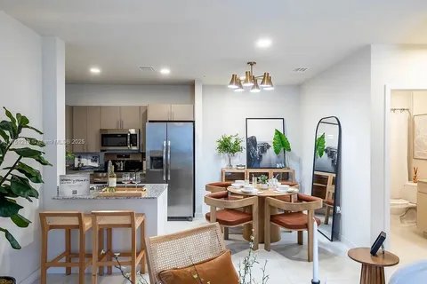 610 NE 2nd St # 207, Dania Beach FL 33004