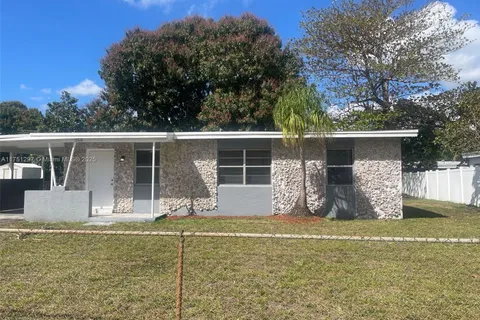 3541 NW 2nd St, Lauderhill FL 33311