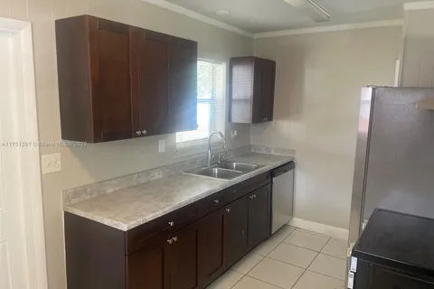 3541 NW 2nd St, Lauderhill FL 33311