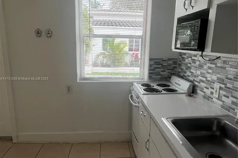 850 81st St # 2, Miami Beach FL 33141