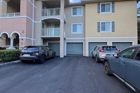 6492 Emerald Dunes Dr # 305, West Palm Beach FL 33411