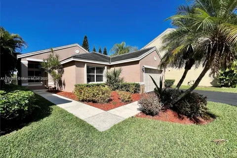236 E Bayridge Dr, Weston FL 33326