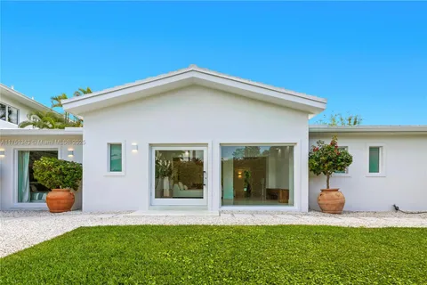 561 Allendale Rd, Key Biscayne FL 33149