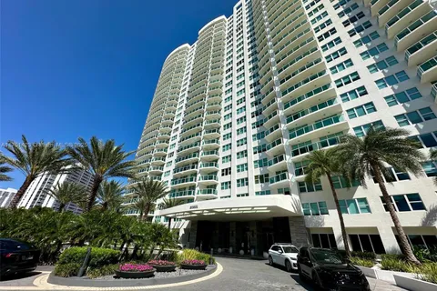 20201 E Country Club Dr # 308, Aventura FL 33180