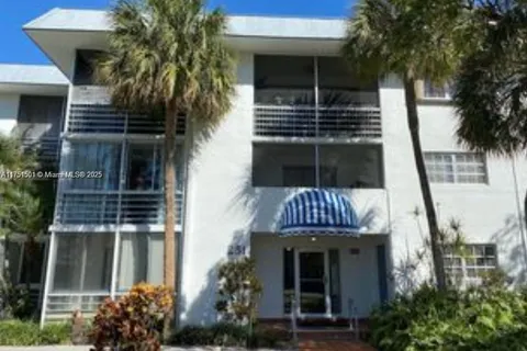 201 Galen # 315W, Key Biscayne FL 33149