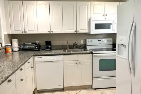 201 Galen # 315W, Key Biscayne FL 33149