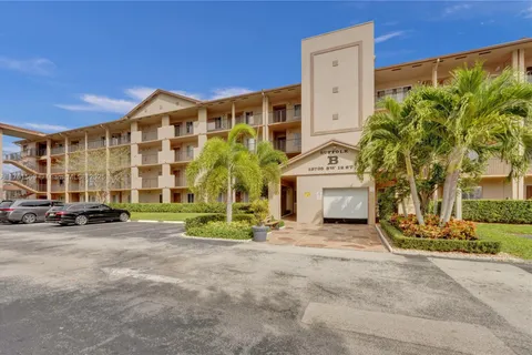 13705 SW 12th St # 109B, Pembroke Pines FL 33027