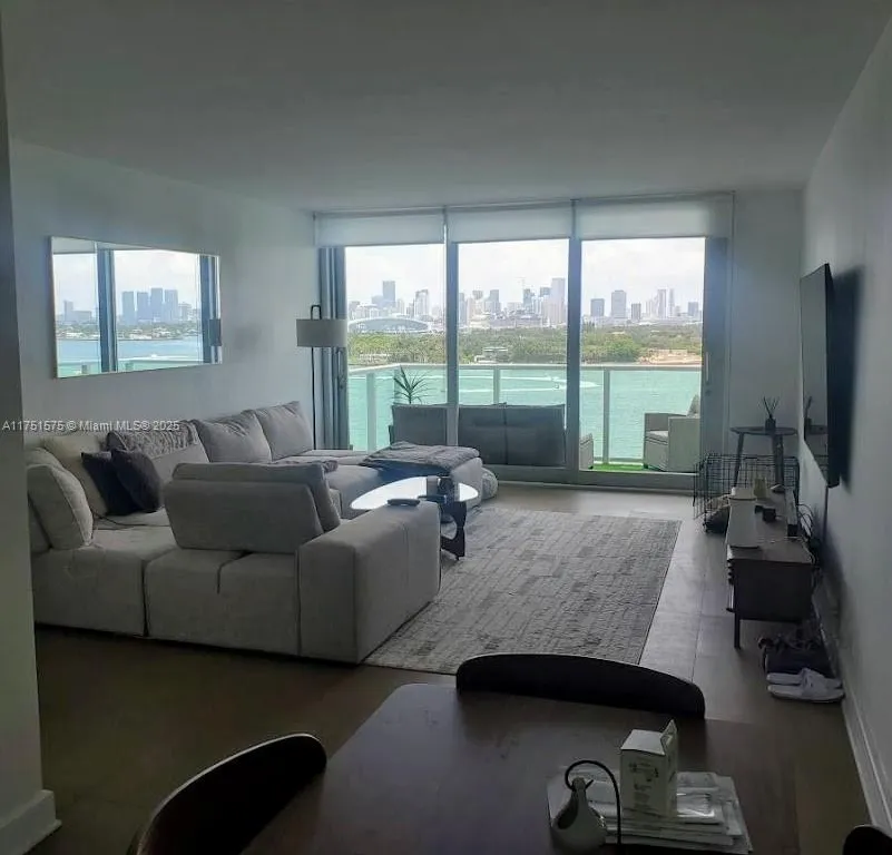 1000 West Ave # 1118, Miami Beach FL 33139